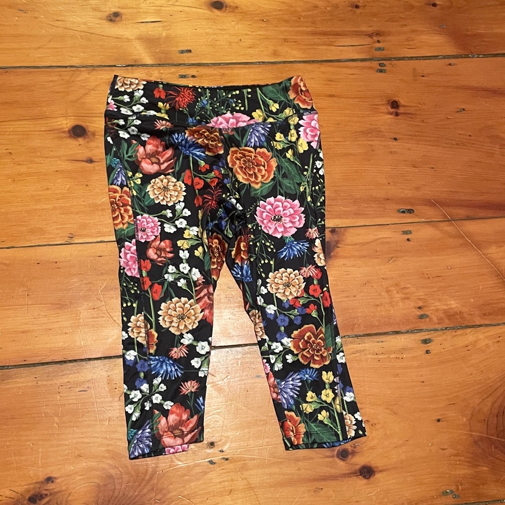 LuLaRoe Floral Leggings - Multicolor on Black